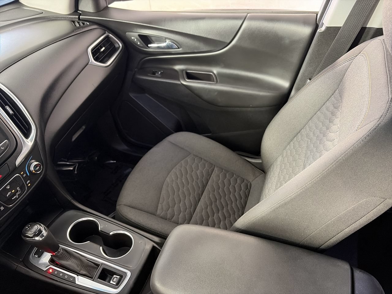 Used 2021 Chevrolet Equinox LT AWD/4WD image 21