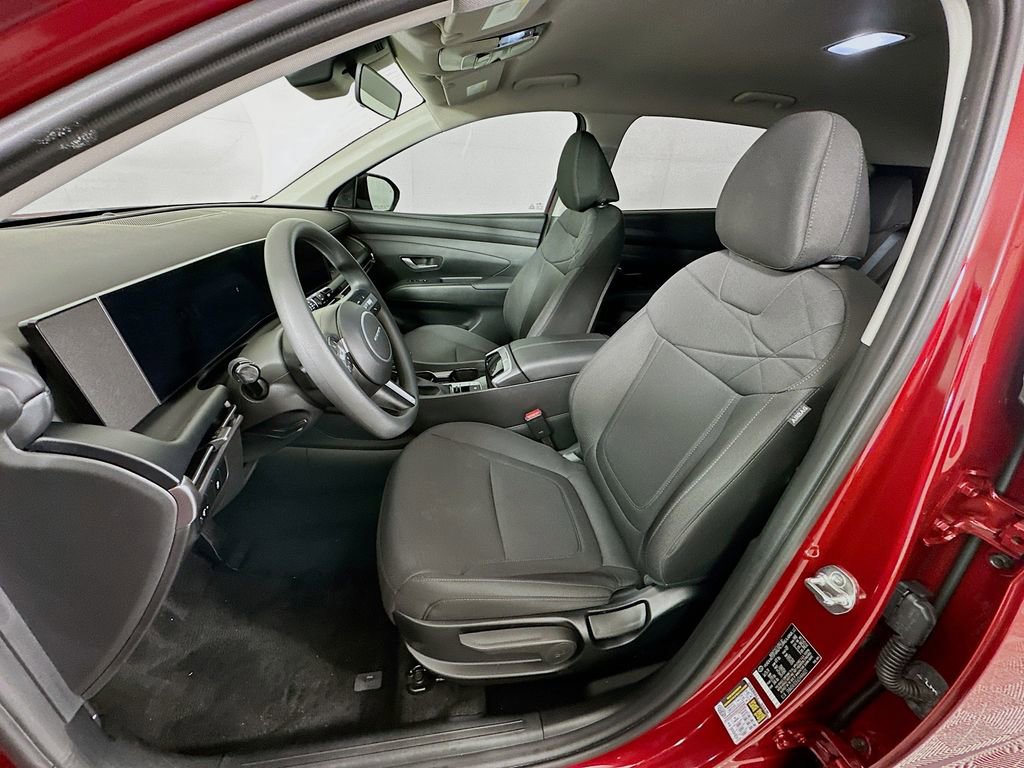 Certified 2025 Hyundai Tucson SE image 20