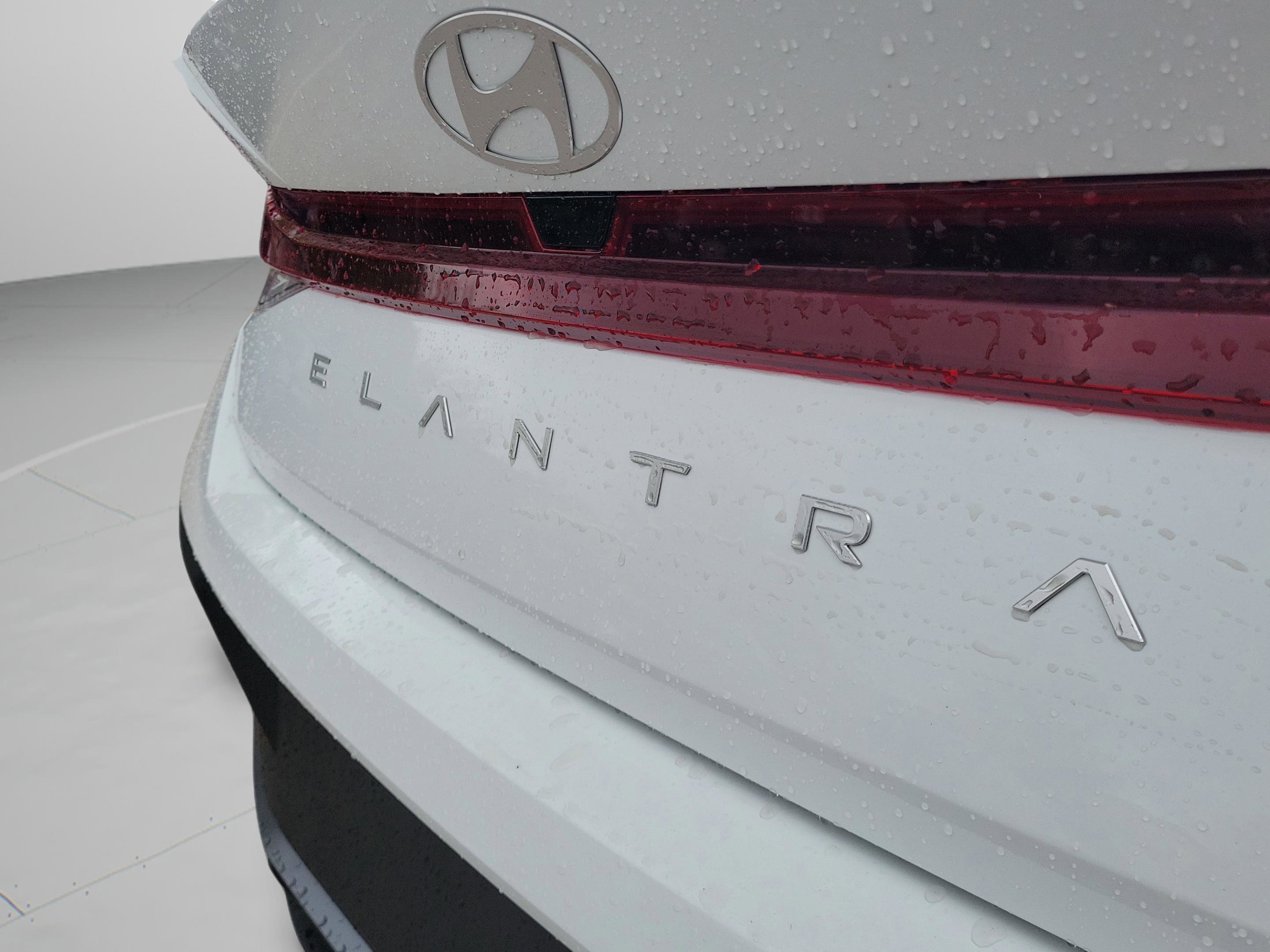 New 2026 Hyundai Elantra SE FWD image 6