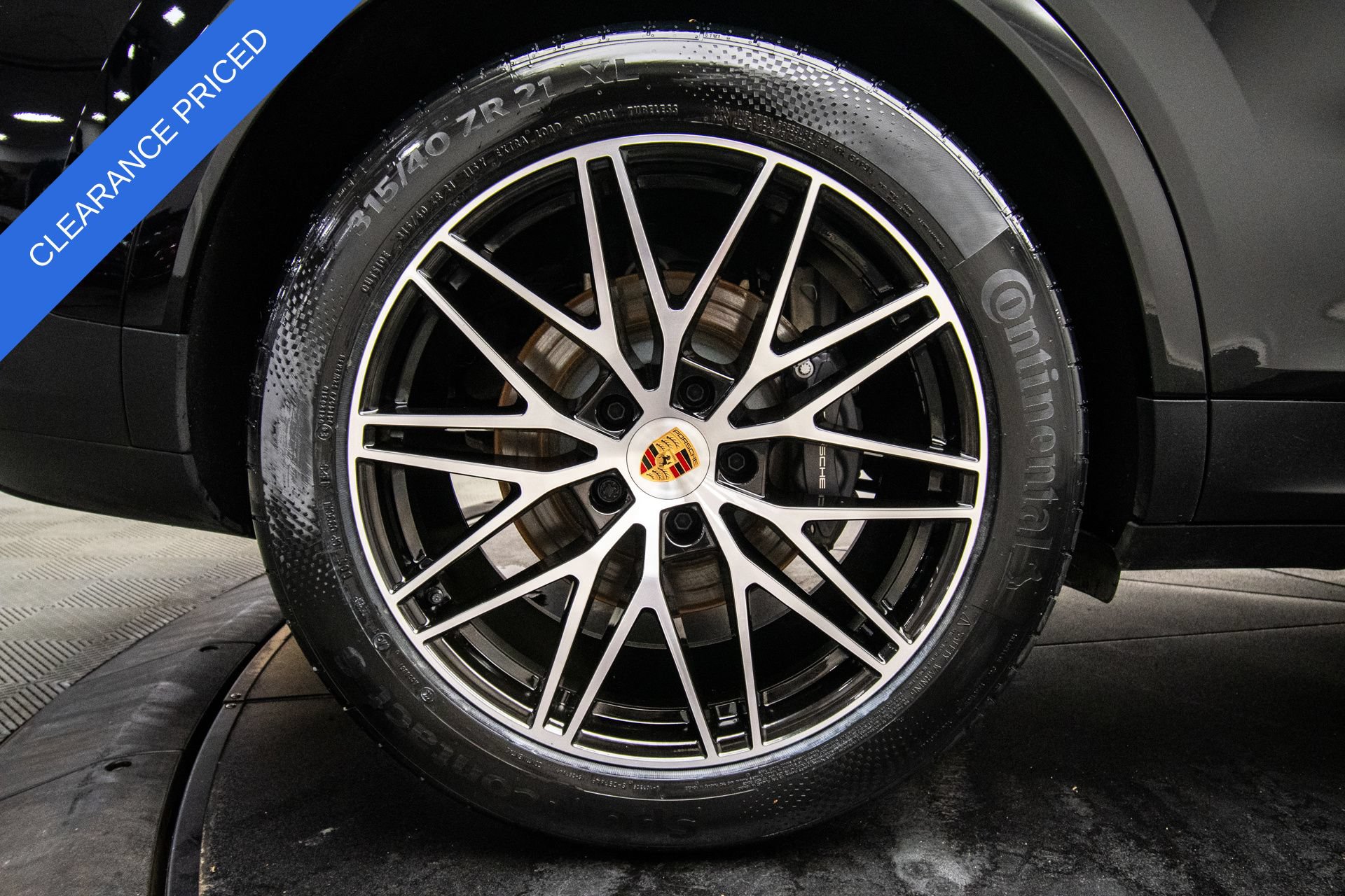 Used 2025 Porsche Cayenne AWD/4WD image 26