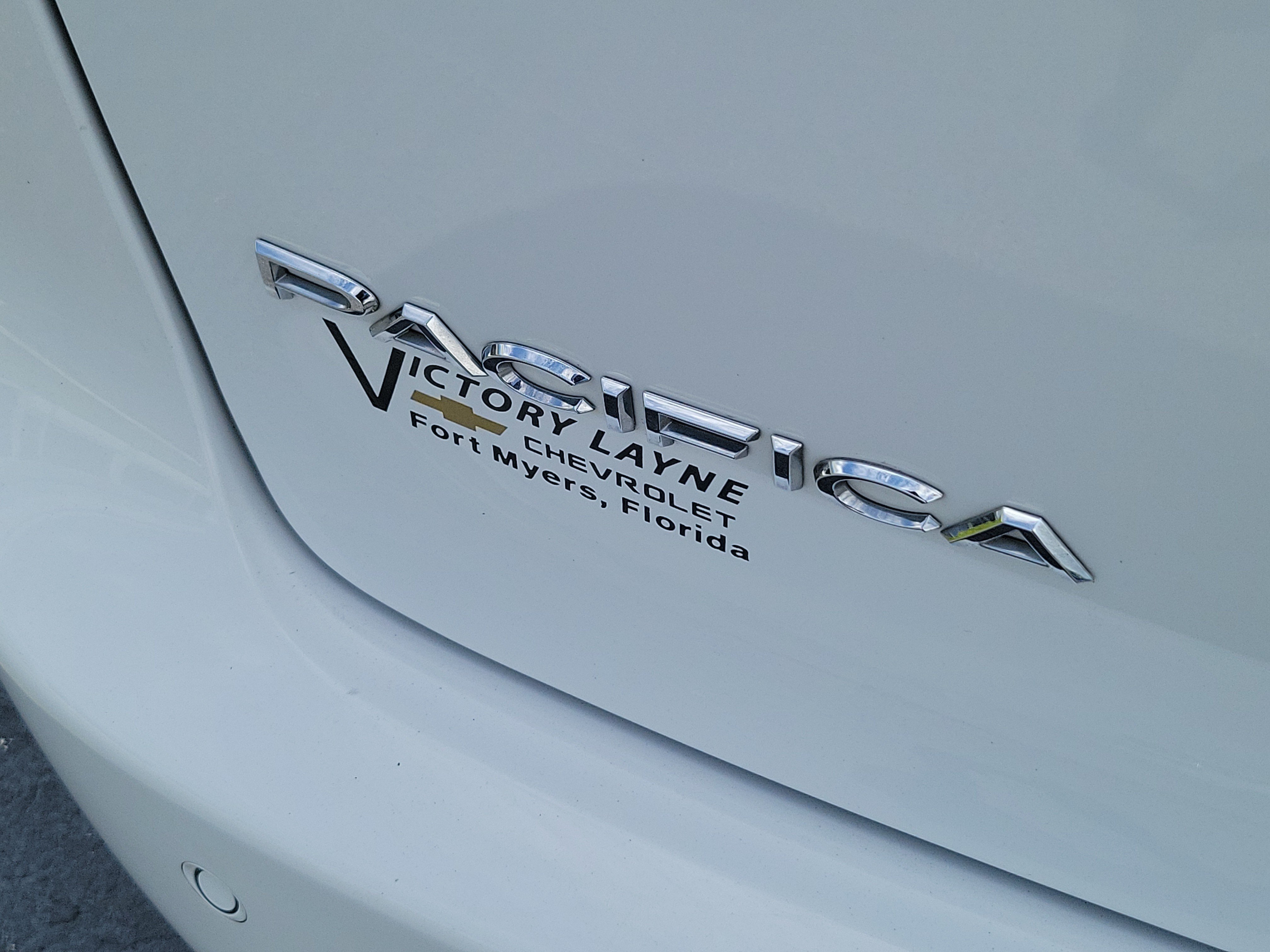 Used 2024 Chrysler Pacifica Touring-L FWD image 5