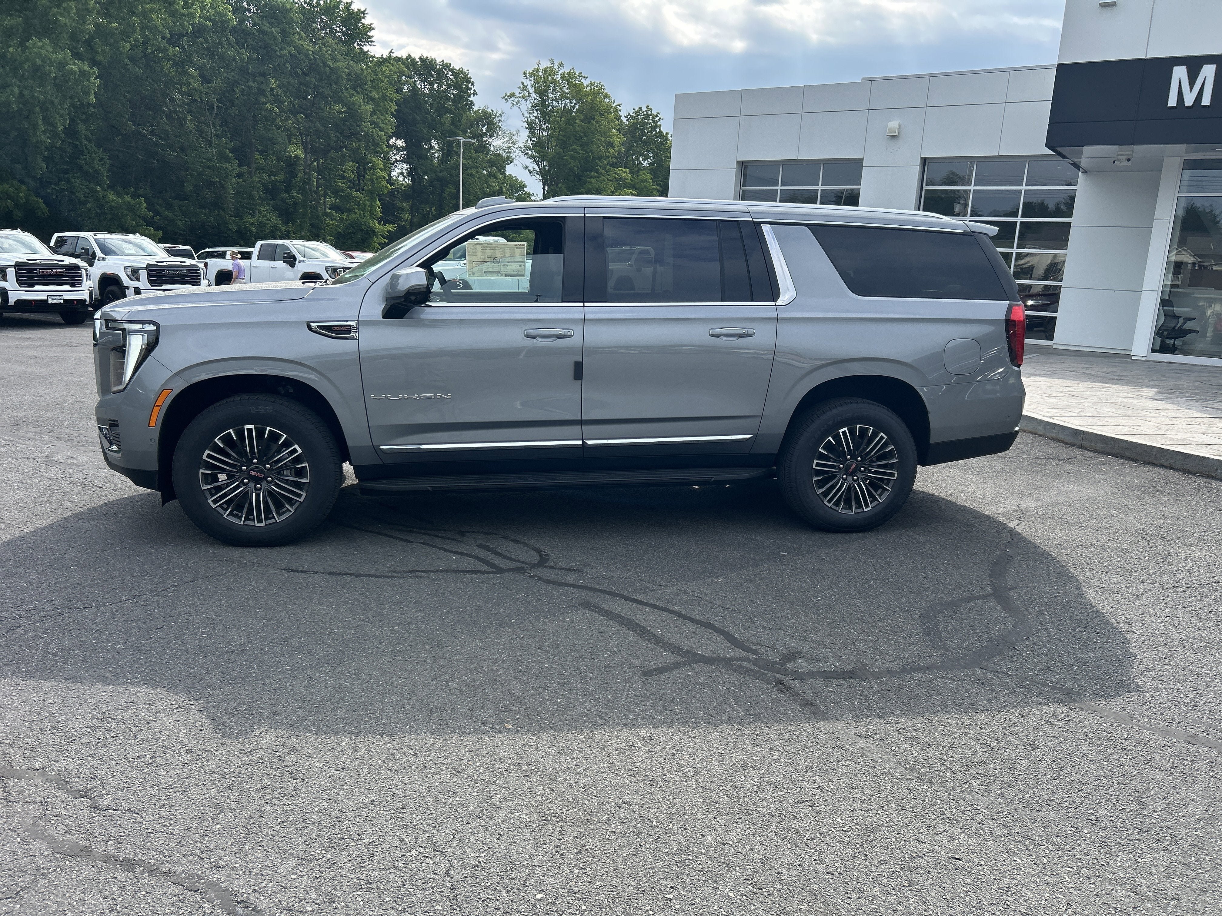 New 2026 GMC Yukon XL Elevation w/ Elevation Premium Package AWD/4WD image 2