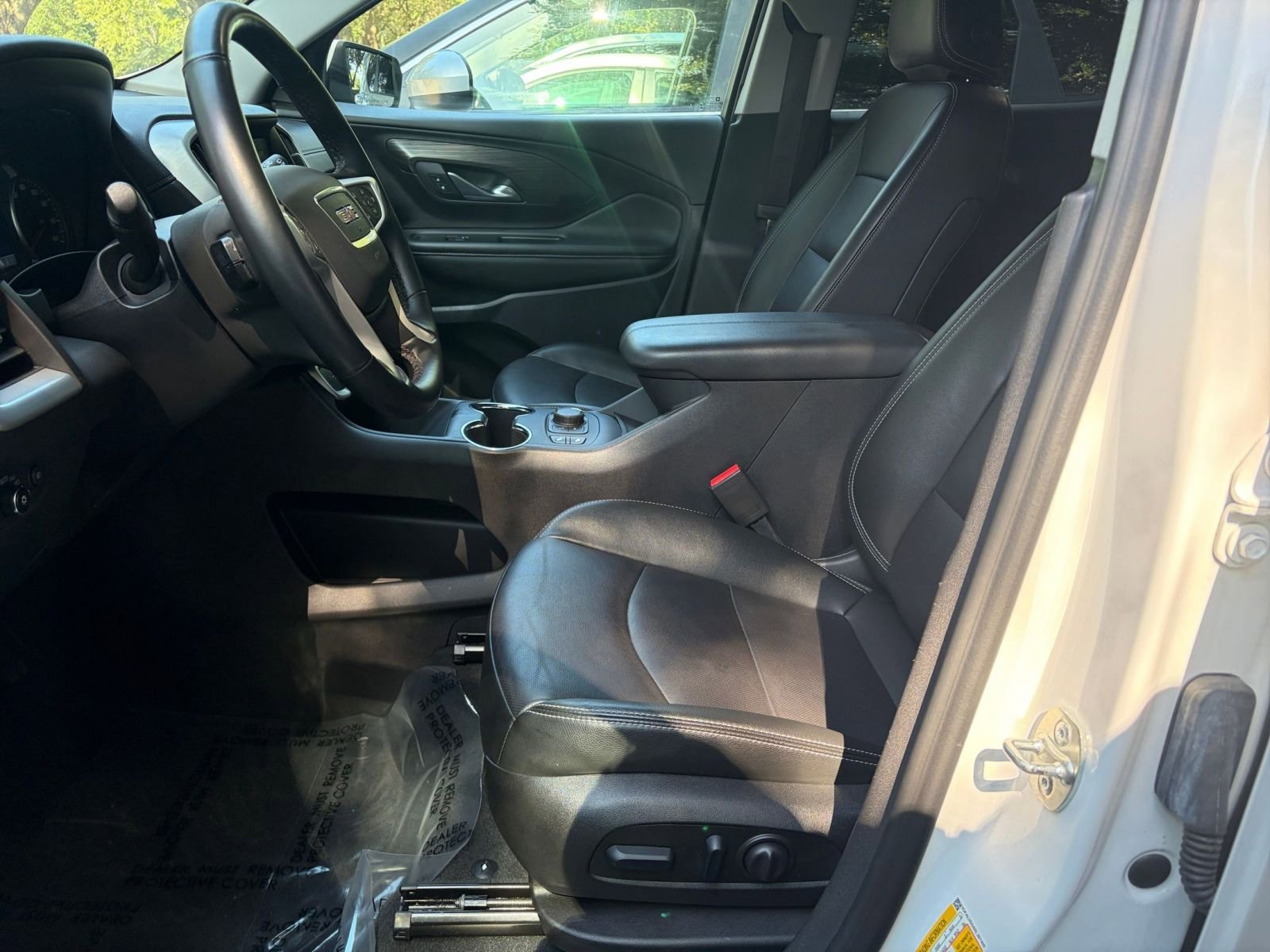 Used 2024 GMC Terrain SLT AWD/4WD image 28