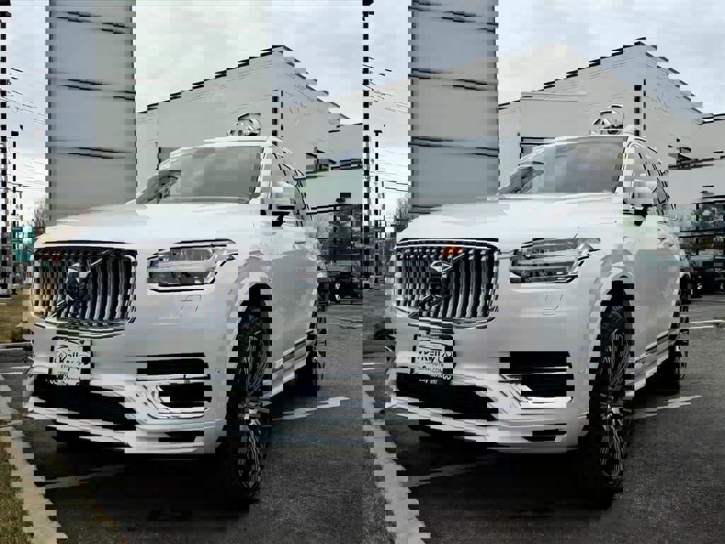 Used 2024 Volvo XC90 T8 Plus image 20