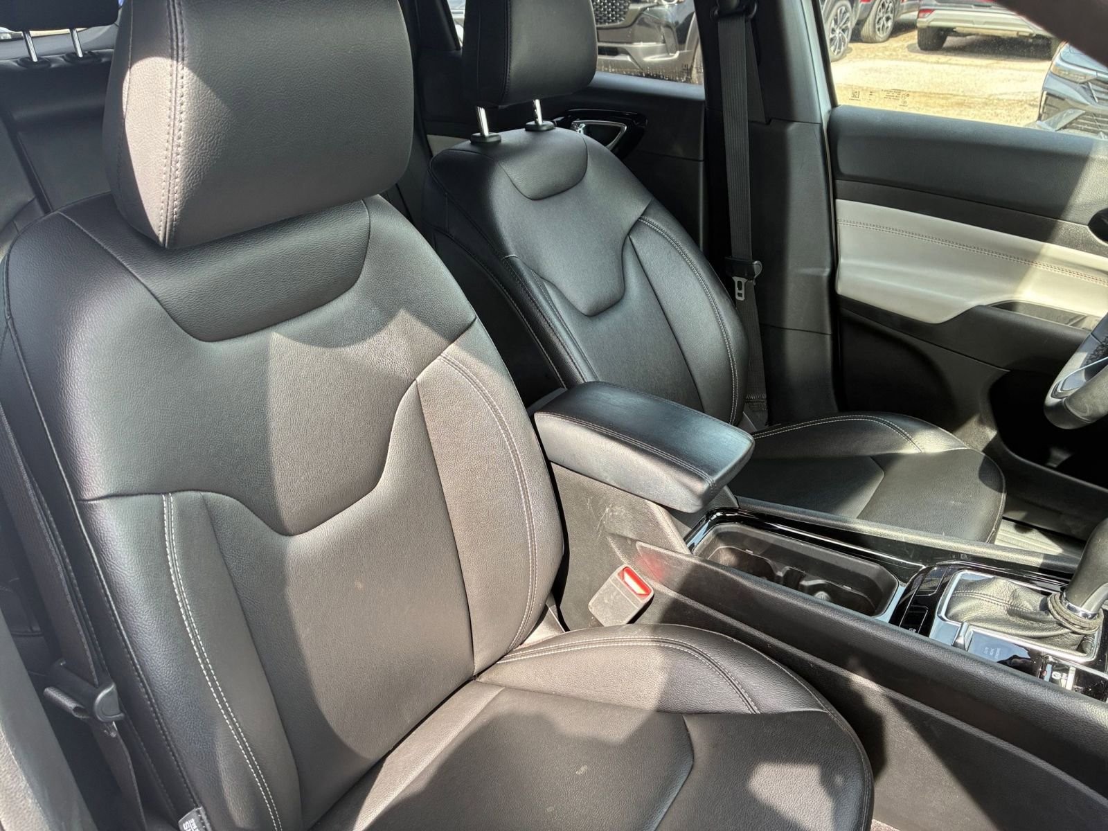 Used 2025 Jeep Compass Limited AWD/4WD image 31