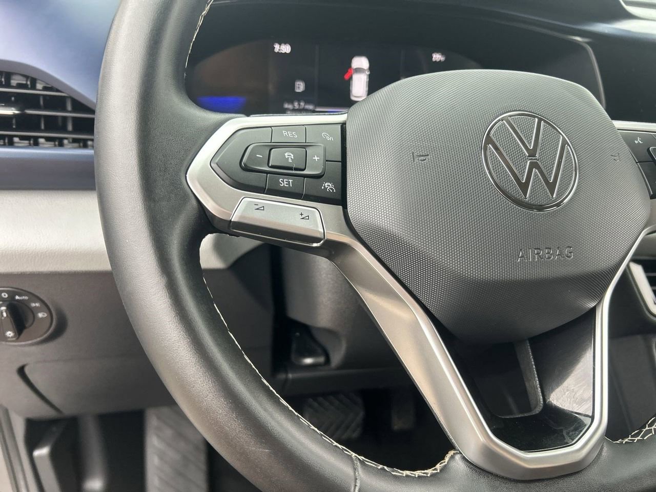 Used 2023 Volkswagen Taos SE image 19