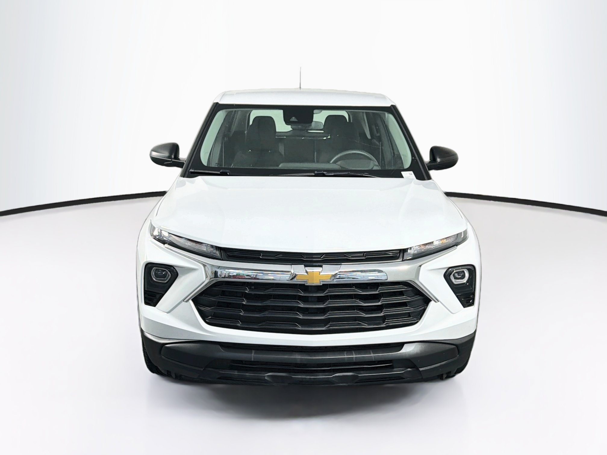Used 2024 Chevrolet TrailBlazer LS FWD image 2