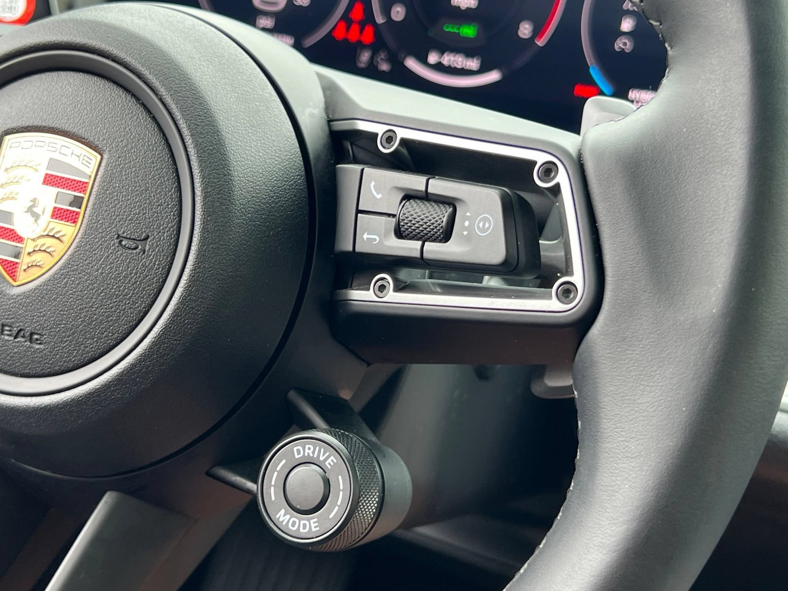 Certified 2026 Porsche Cayenne E-Hybrid AWD/4WD image 25