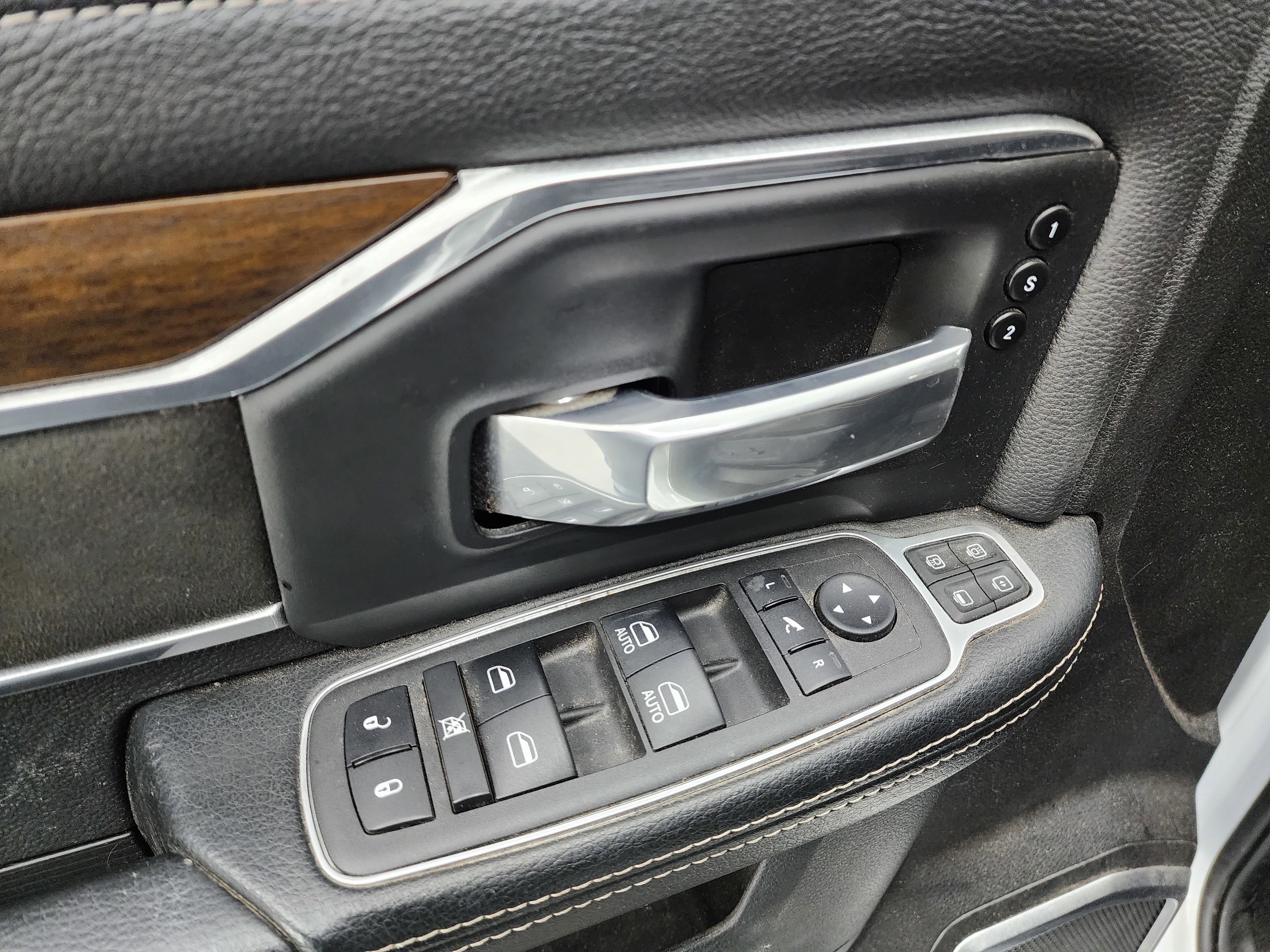 Used 2023 RAM 3500 Laramie AWD/4WD image 50