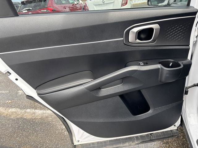 Certified 2023 Kia Sorento LX image 13