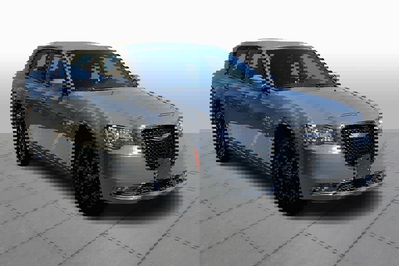 Used 2019 Chrysler 300 S image 3