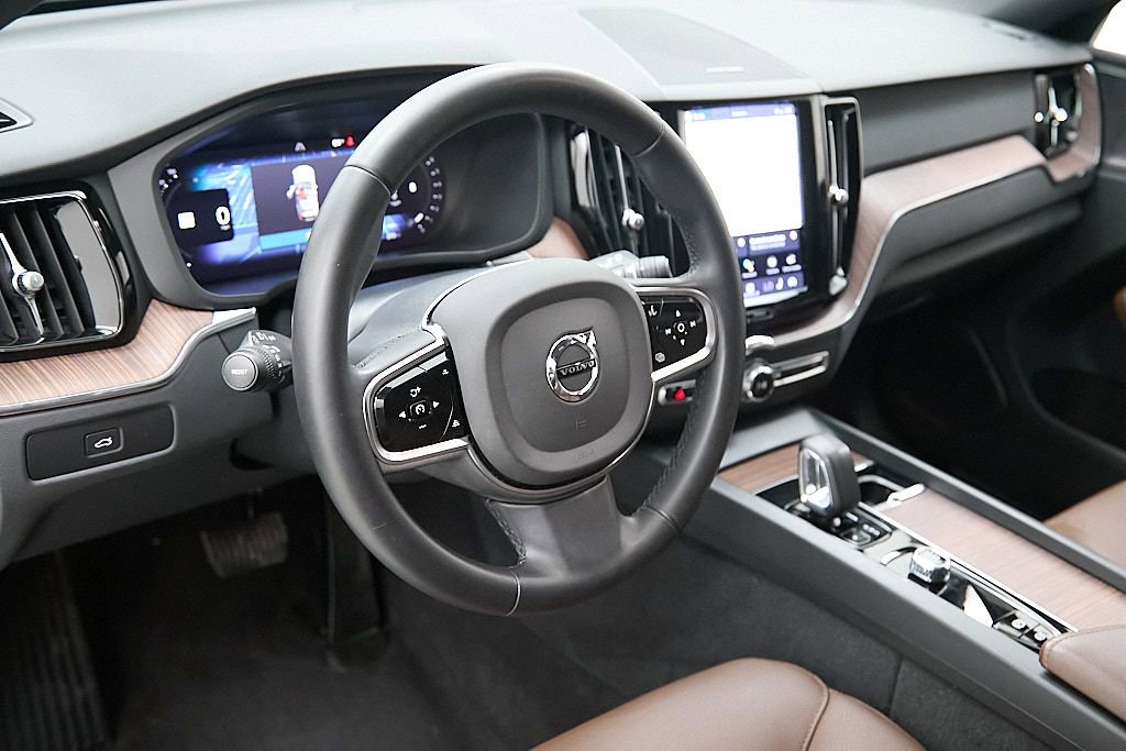 Used 2023 Volvo XC60 B5 Plus w/ Climate Package image 13