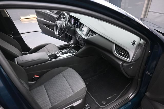 Used 2018 Buick Regal Preferred FWD image 43