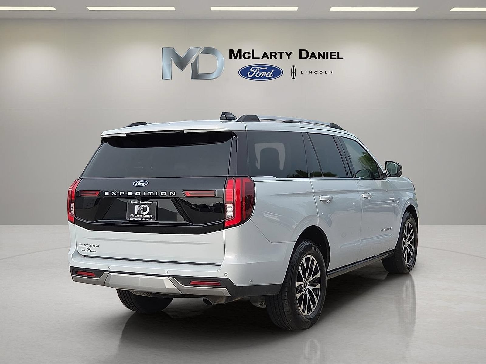 Used 2025 Ford Expedition Platinum AWD/4WD image 5