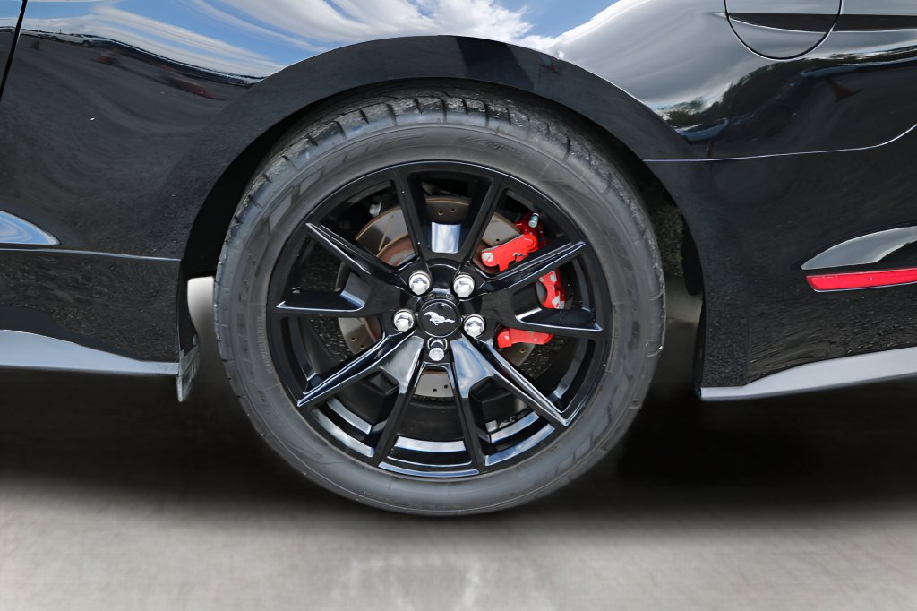 Used 2017 Ford Mustang GT Premium w/ Black Accent Package RWD image 9