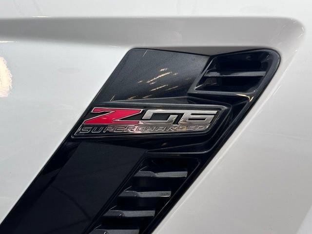 Used 2016 Chevrolet Corvette Z06 w/ 2LZ Preferred Equipment Group RWD image 11
