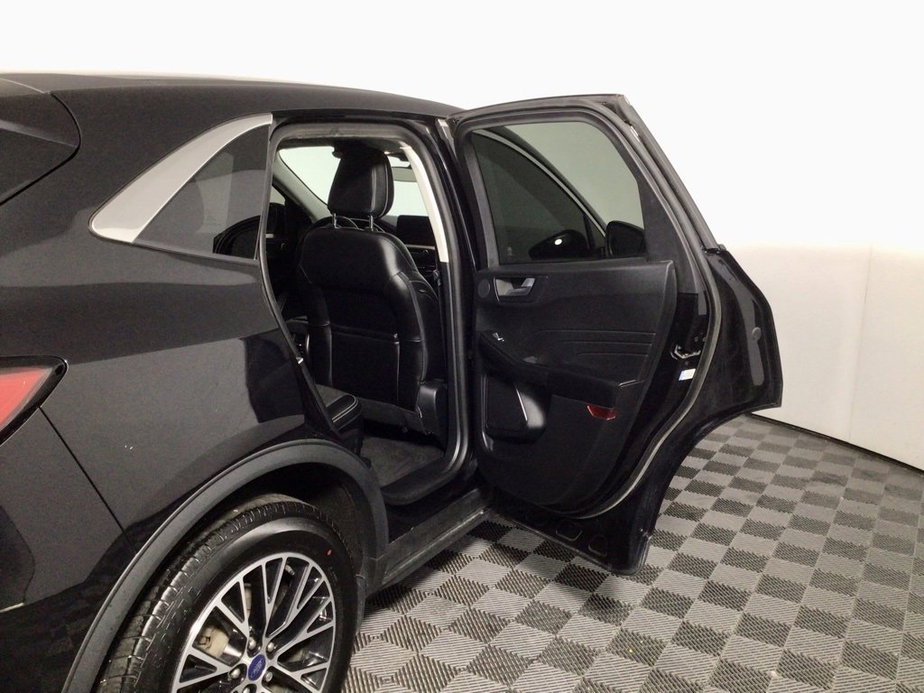 Used 2022 Ford Escape SEL w/ Technology Package image 32