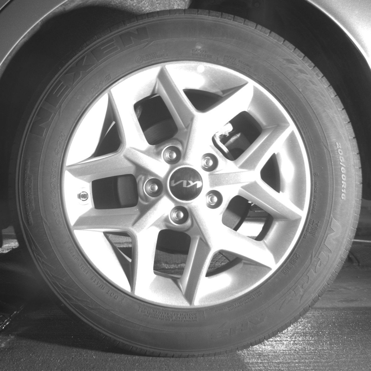 Used 2025 Kia Soul LX w/ LX Technology Package FWD image 14