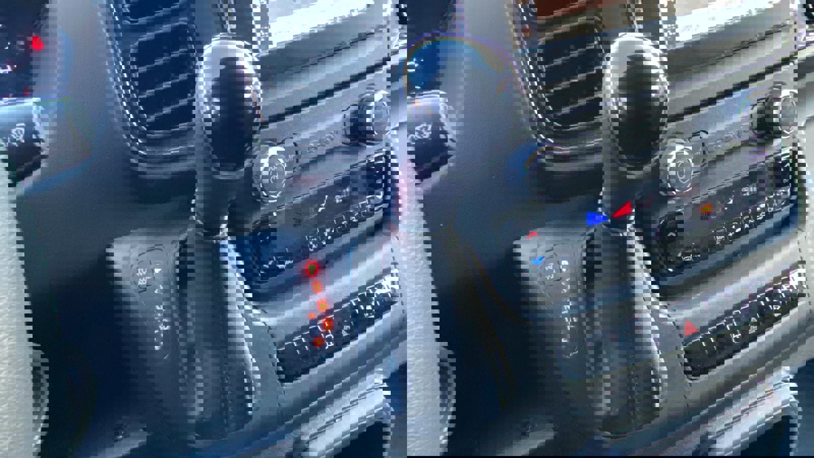 Used 2025 RAM ProMaster 2500 w/ Storage Group image 12