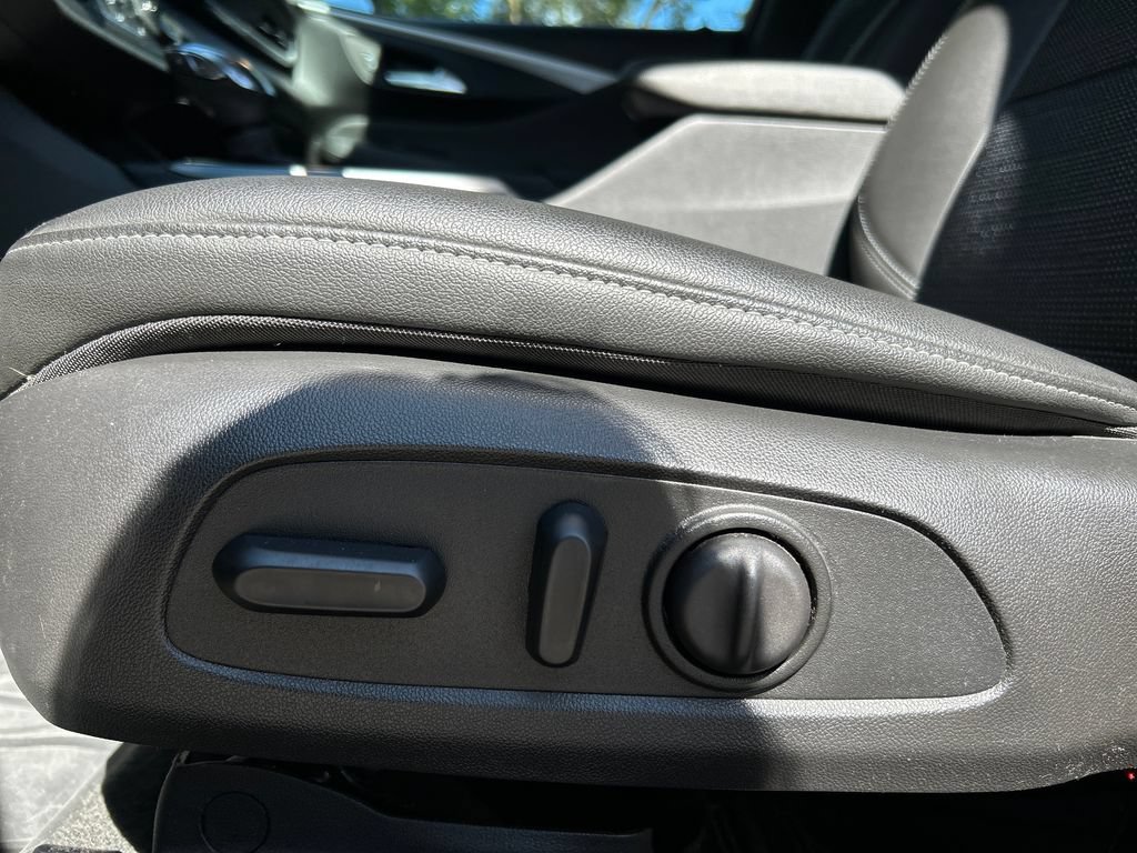 Used 2024 Buick Envista Preferred w/ Convenience I Package FWD image 19