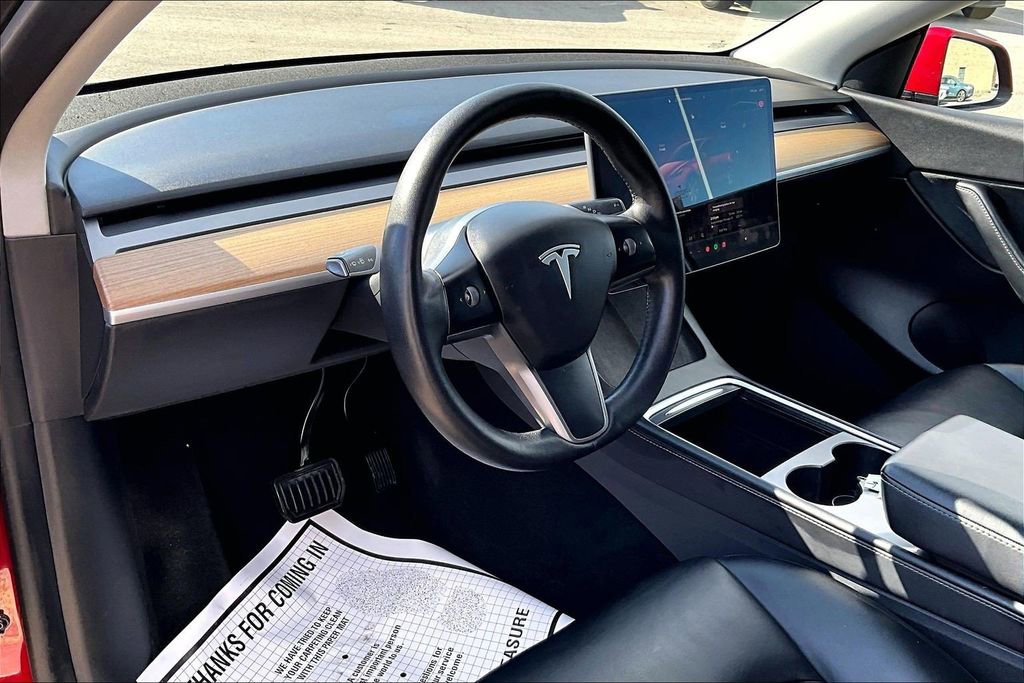 Used 2022 Tesla Model Y Long Range image 13