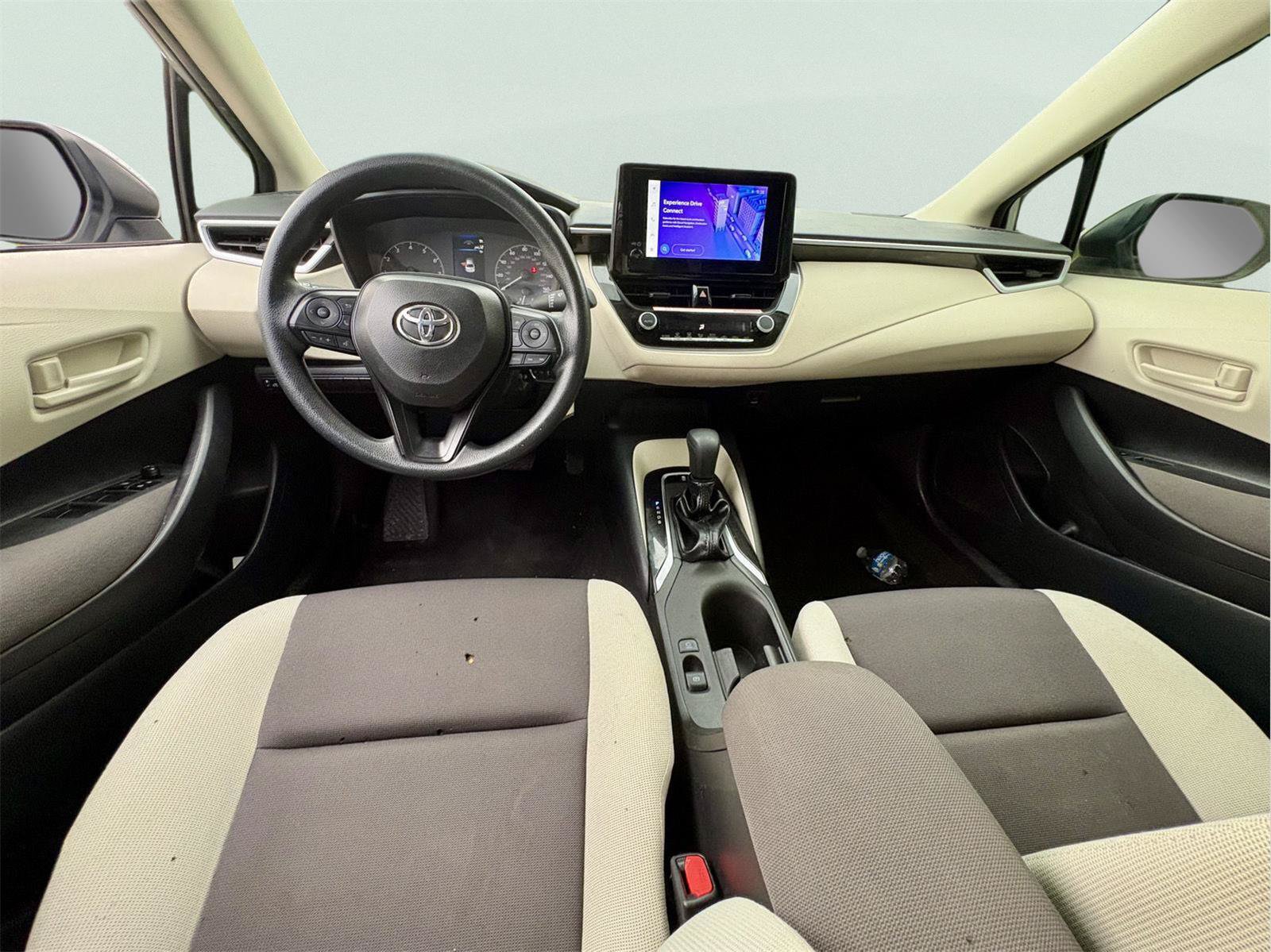 Used 2025 Toyota Corolla LE FWD image 8