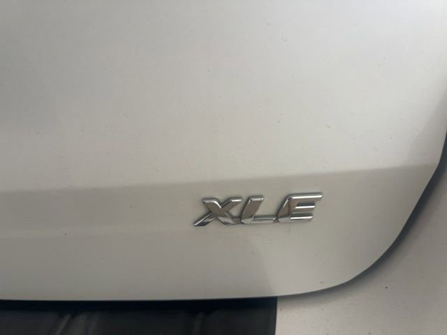 Used 2020 Toyota Sienna XLE image 11