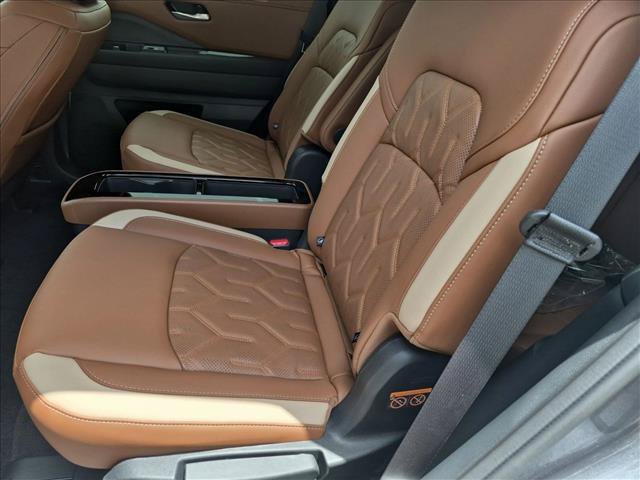 New 2026 Nissan Pathfinder Platinum FWD image 14