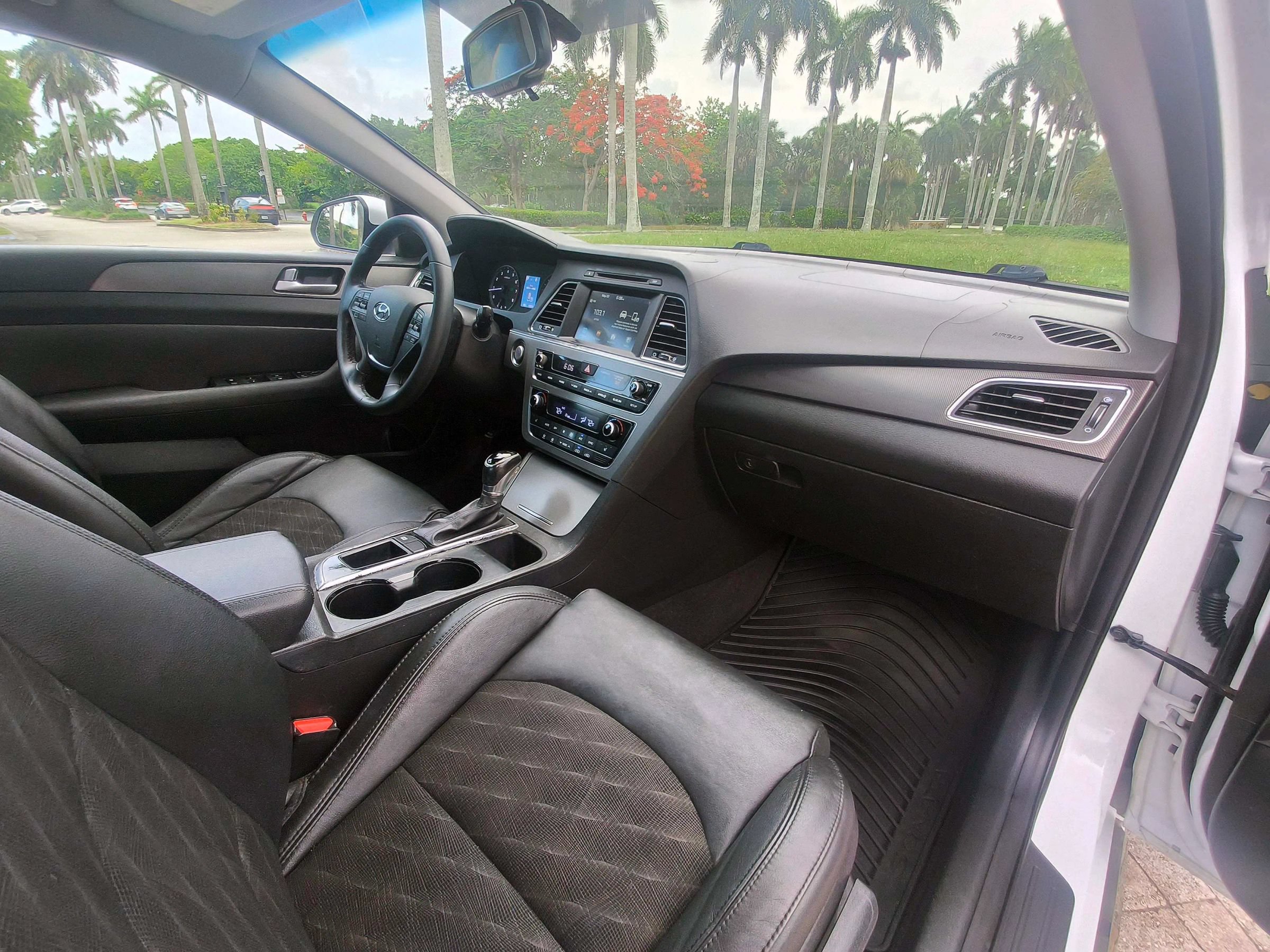 Used 2016 Hyundai Sonata Sport w/ Option Group 02 FWD image 40