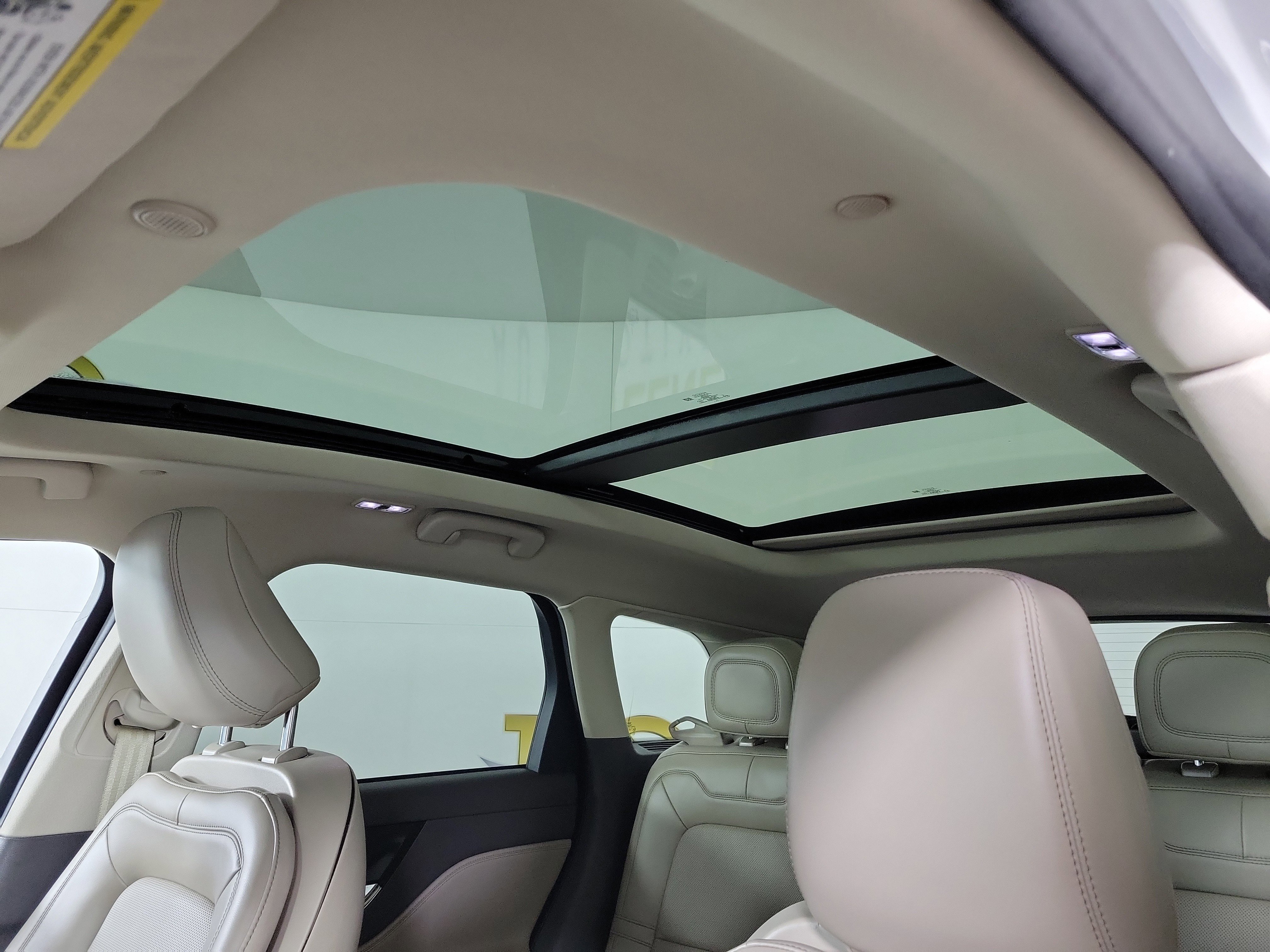 Used 2022 Lincoln Corsair AWD w/ Premium Package image 20