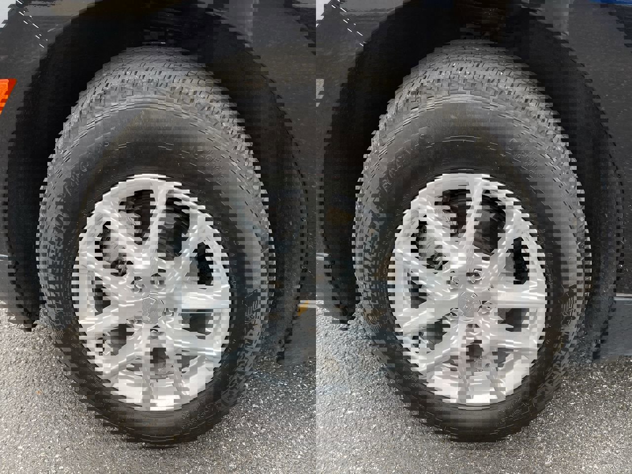 Used 2024 Chevrolet Equinox LT w/ LPO, Floor Liner Package image 31