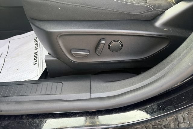 Used 2023 Ford Escape Active w/ Tech Pack #1 AWD/4WD image 18