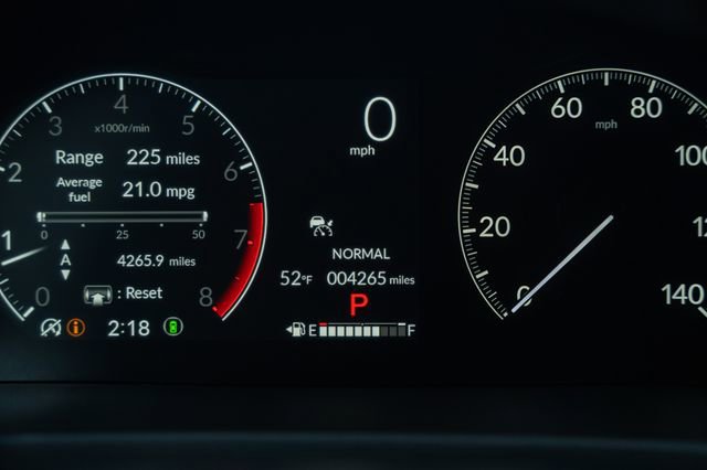 Used 2025 Honda Pilot Sport image 13