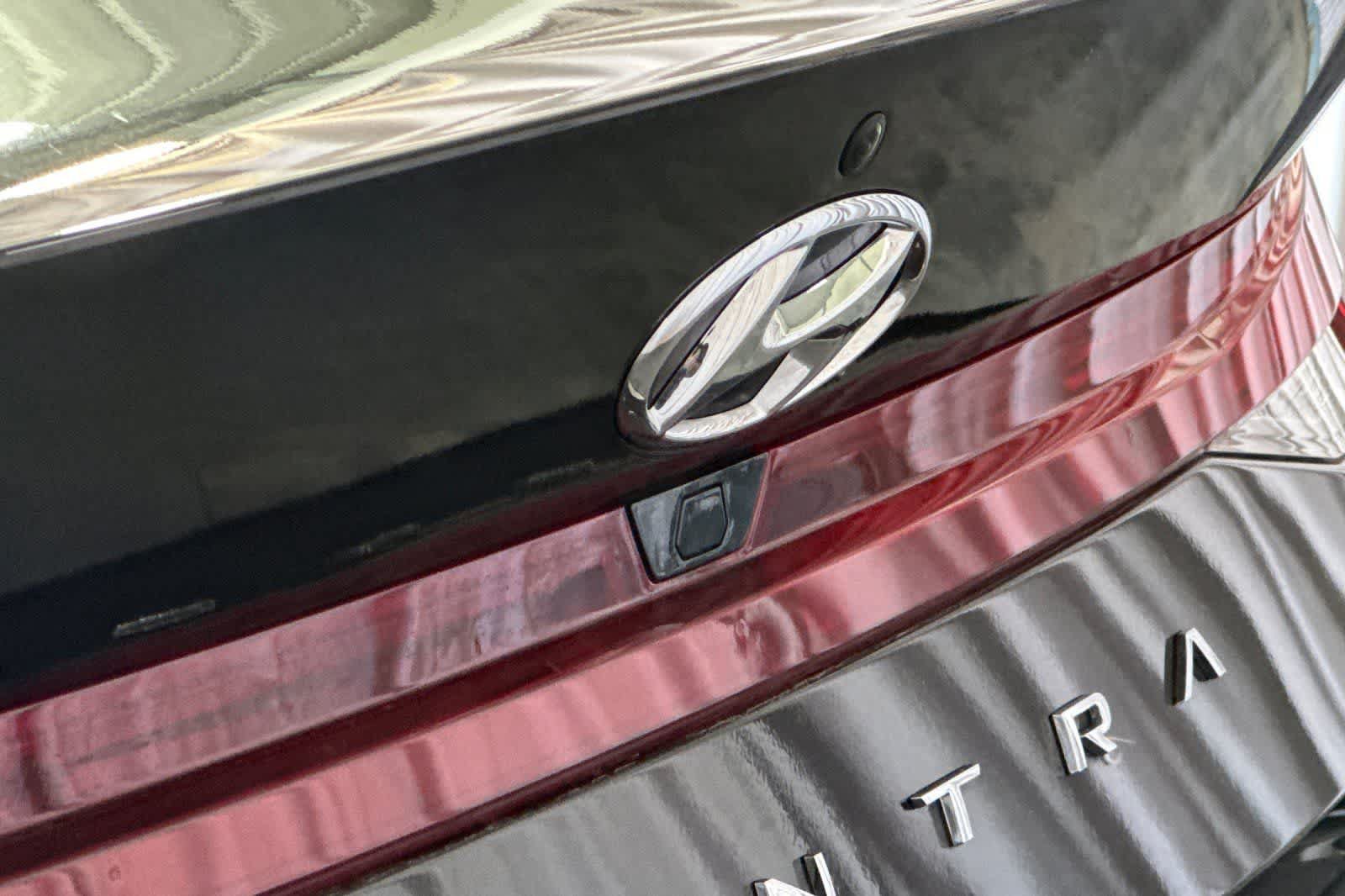 Used 2023 Hyundai Elantra SEL w/ Convenience Package FWD image 16