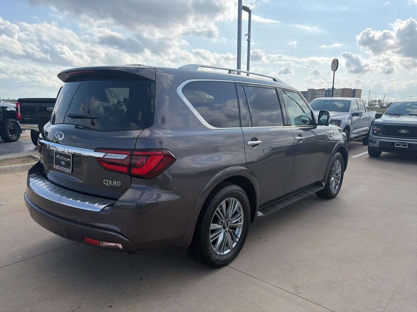Used 2024 INFINITI QX80 Luxe image 5