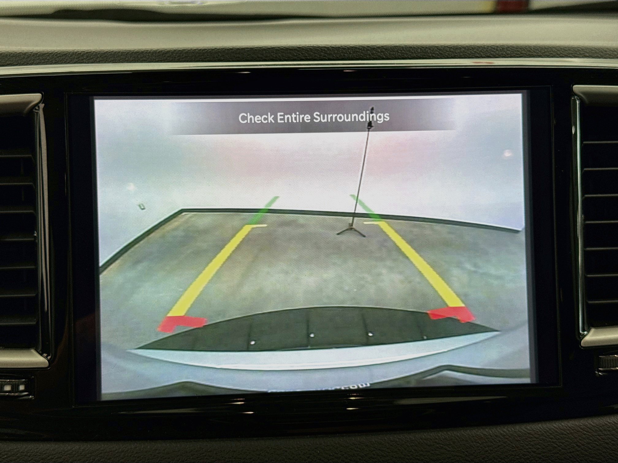 Used 2024 Chrysler Pacifica Touring-L FWD image 22