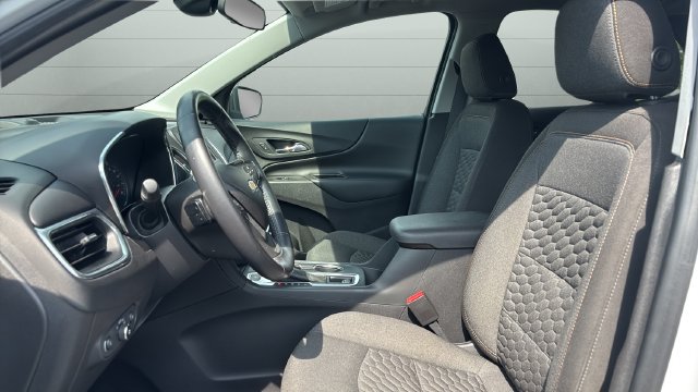 Used 2020 Chevrolet Equinox LT w/ Driver Convenience Package AWD/4WD image 21