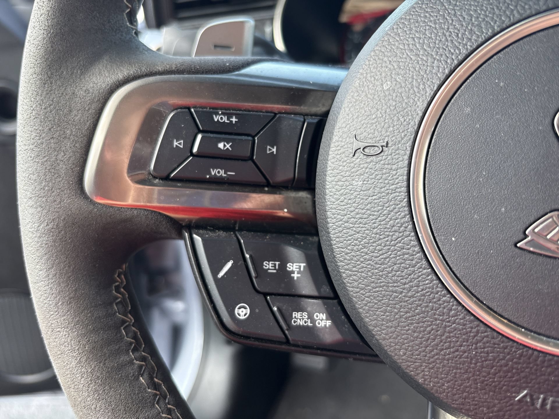 Used 2022 Ford Mustang Shelby GT500 w/ Technology Package RWD image 19