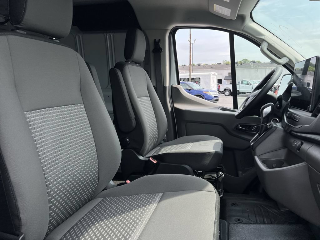 New 2026 Ford Transit 250 Low Roof RWD image 24