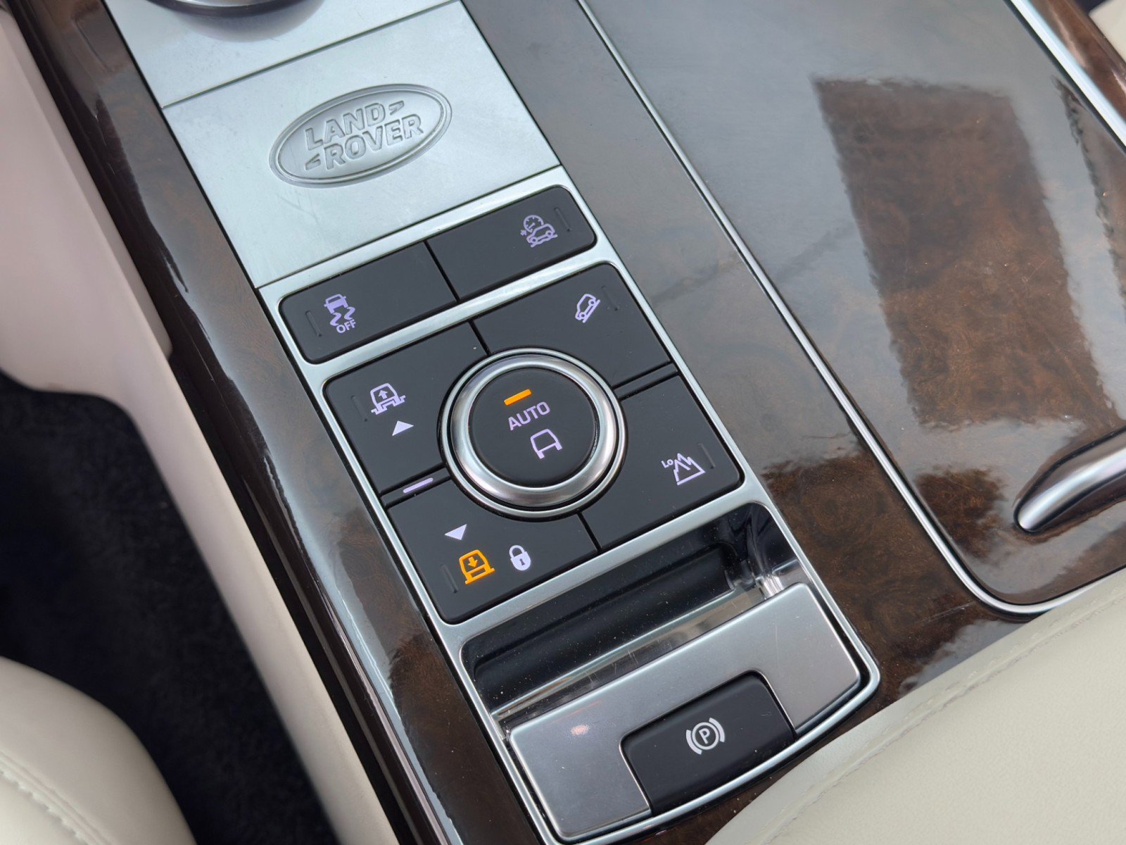 Used 2021 Land Rover Range Rover P525 Westminster Edition image 37