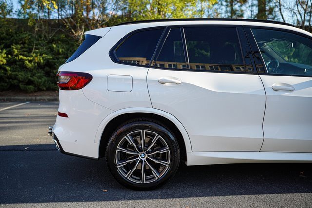 Used 2021 BMW X5 xDrive40i w/ M Sport Package image 9