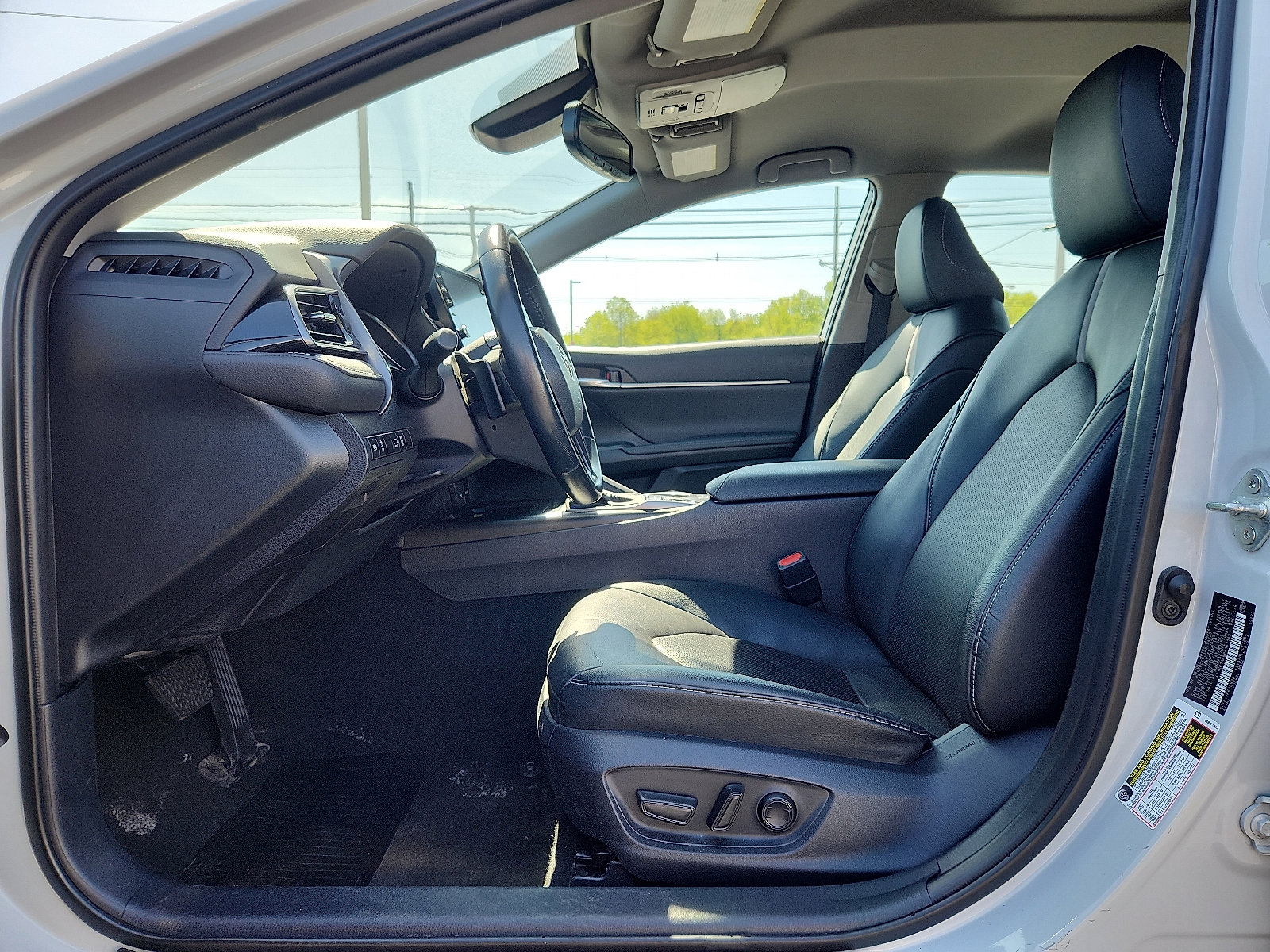 Used 2023 Toyota Camry XSE image 12