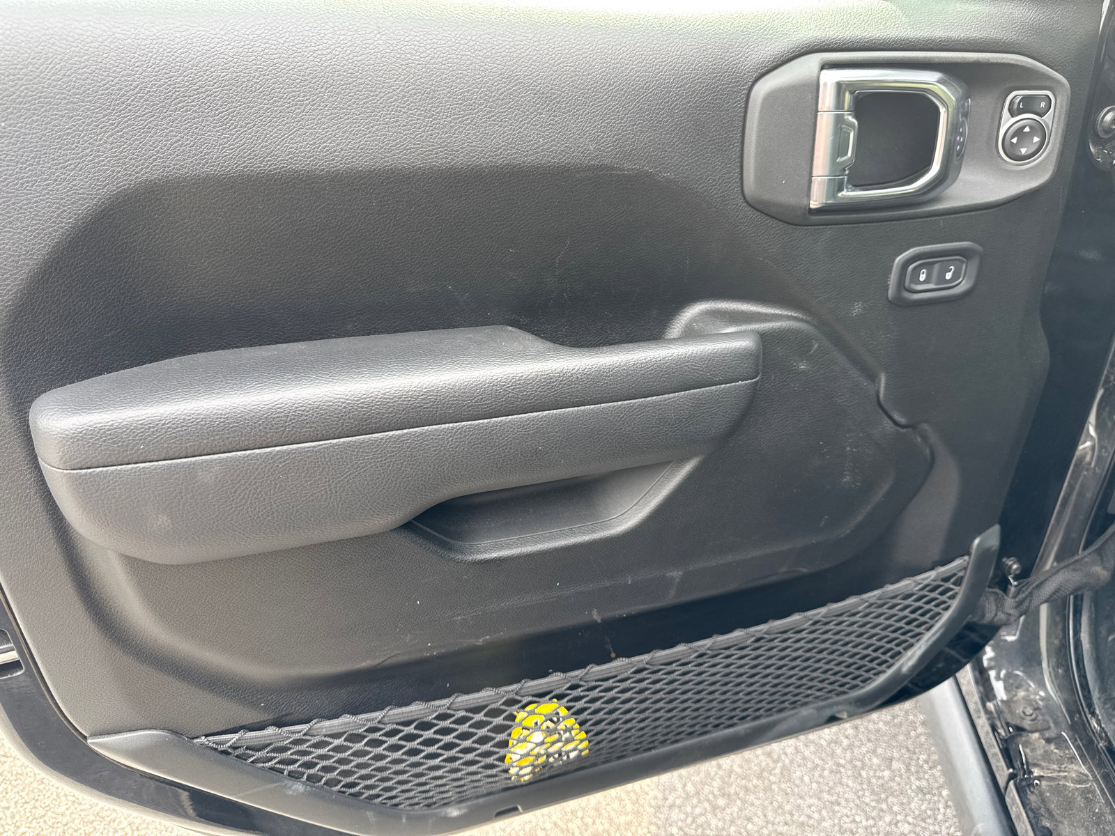 Used 2025 Jeep Wrangler Willys image 10