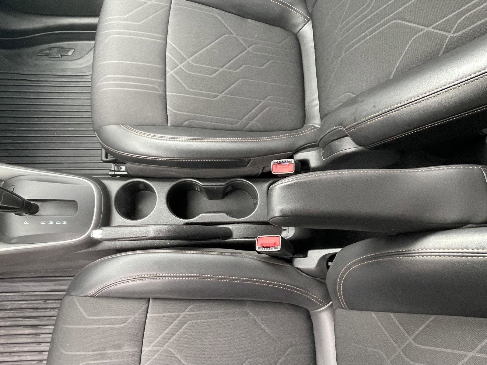 Used 2019 Chevrolet Trax LT w/ LT Convenience Package AWD/4WD image 16