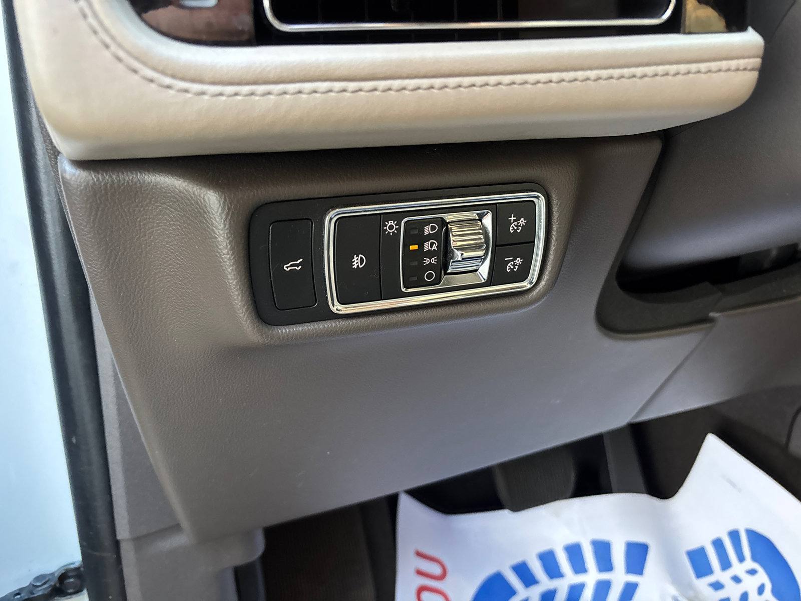 Used 2020 Lincoln Aviator Reserve w/ Elements Package Plus image 14