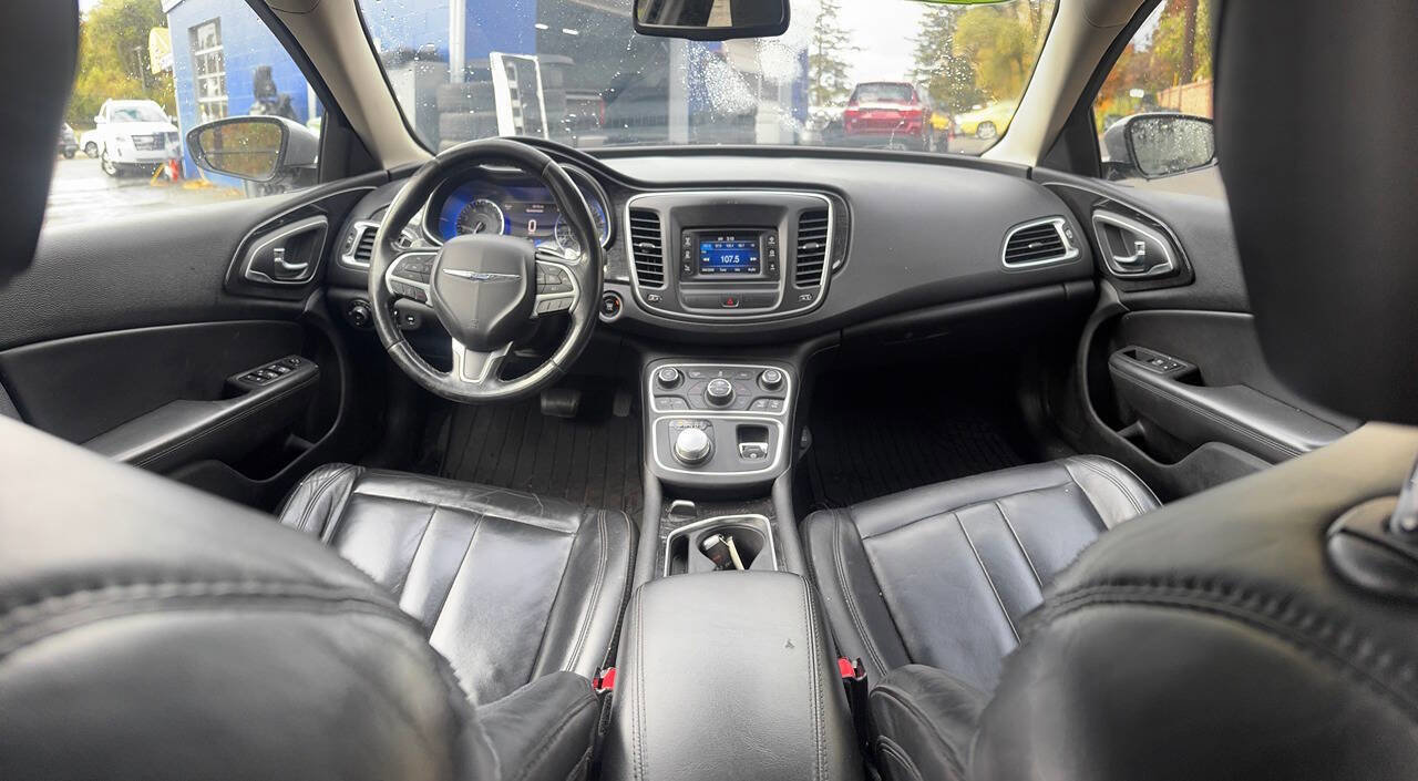 Used 2015 Chrysler 200 C image 9