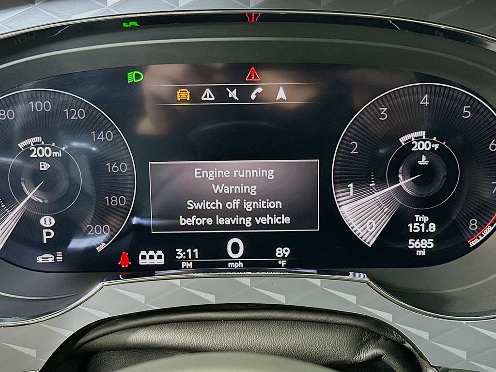 Used 2023 Bentley Bentayga AWD/4WD image 13