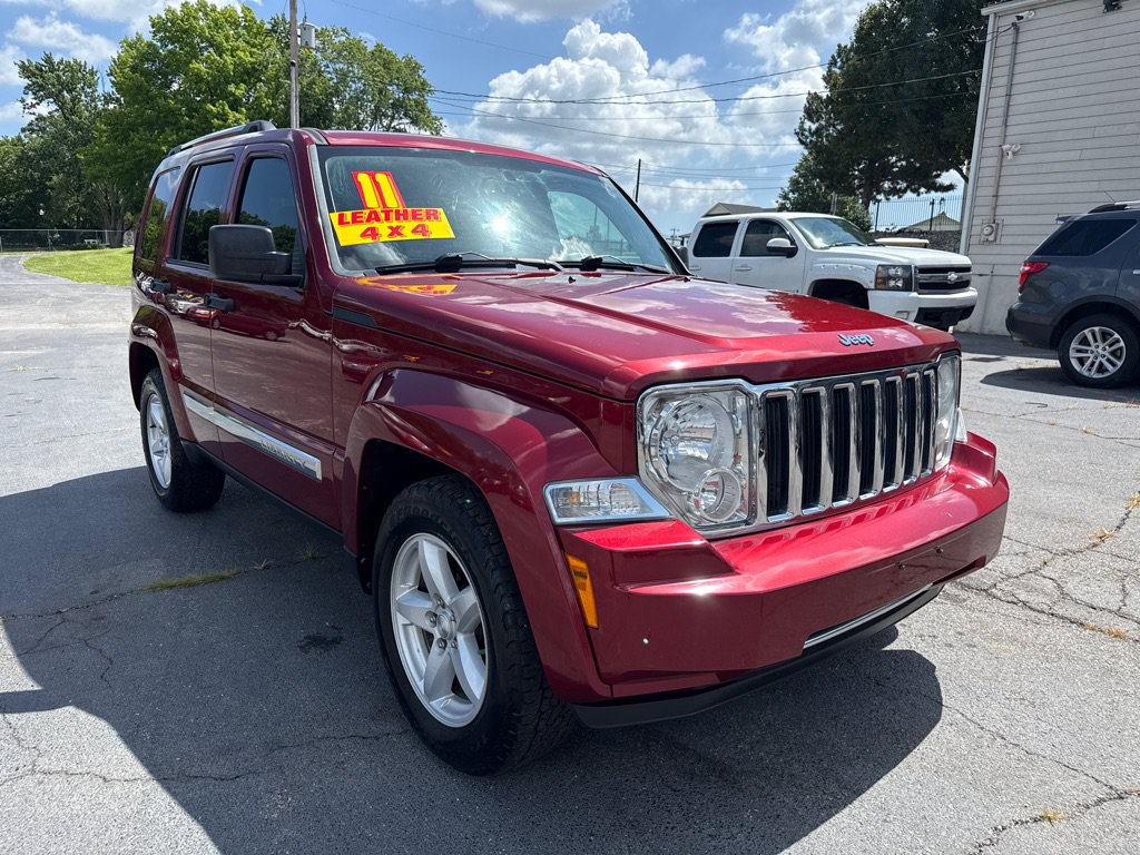 Used 2011 Jeep Liberty Limited w/ Comfort/Convenience Group AWD/4WD image 4