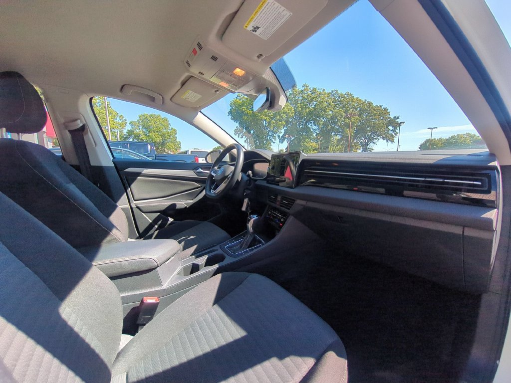 Used 2025 Volkswagen Jetta S FWD image 31