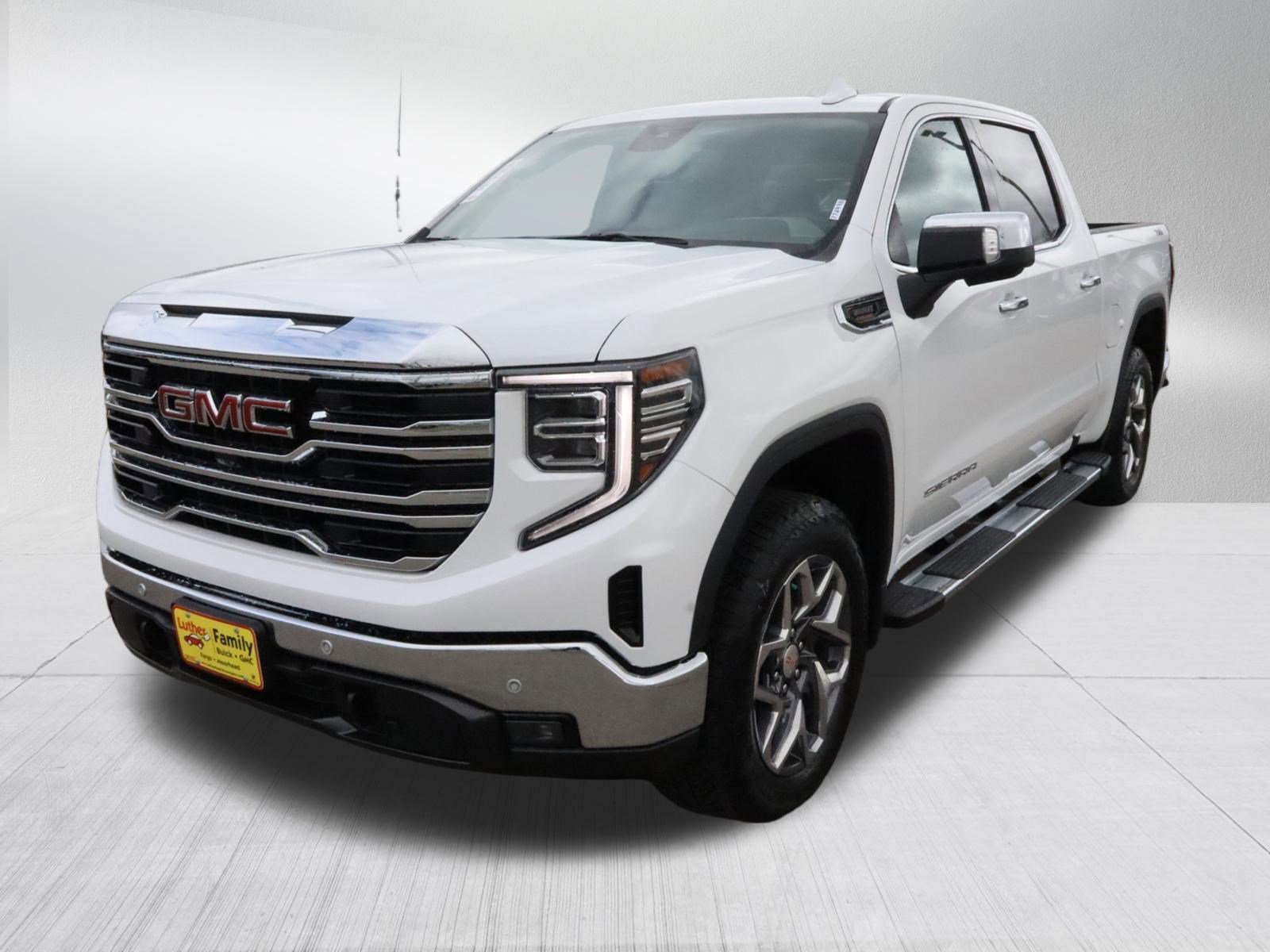 New 2026 GMC Sierra 1500 SLT AWD/4WD image 3
